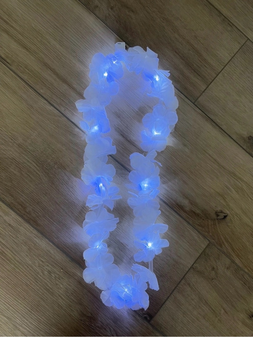 40 White LED Flower Leis - Light-Up Party Necklace